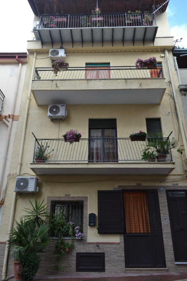 B&B Jolly House 볼로네타 외부 사진